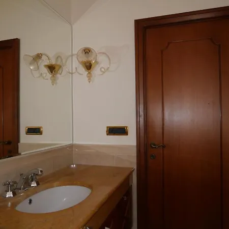 Yuna Rent - Maria Luisa דירה