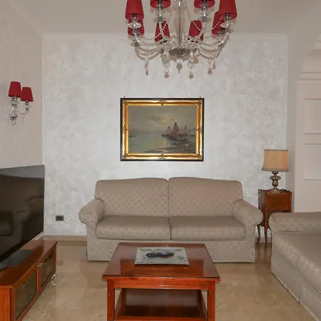 Yuna Rent - Maria Luisa *