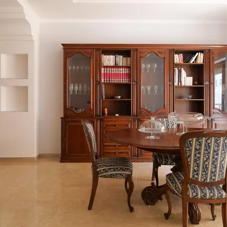 Yuna Rent - Maria Luisa