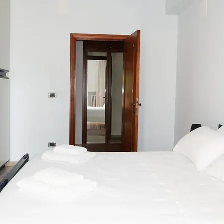 Yuna Rent - Maria Luisa דירה