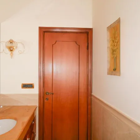 Yuna Rent - Maria Luisa Pescara