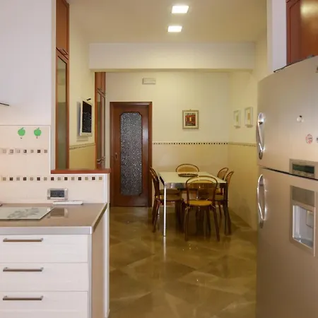 Yuna Rent - Maria Luisa *