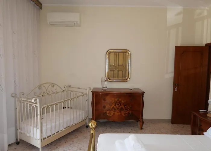 Yuna Rent - Maria Luisa