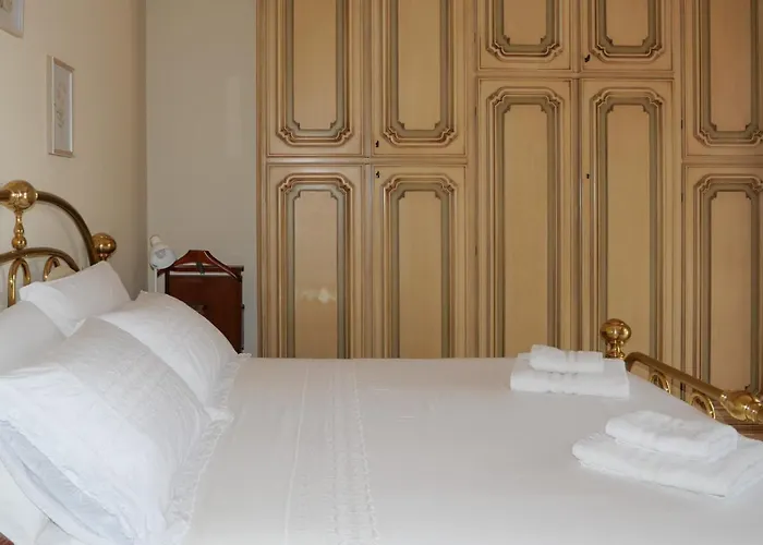 Yuna Rent - Maria Luisa *