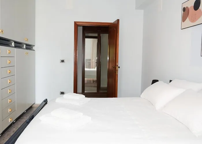 Yuna Rent - Maria Luisa Daire