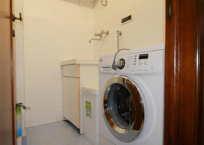 Yuna Rent - Maria Luisa Daire *