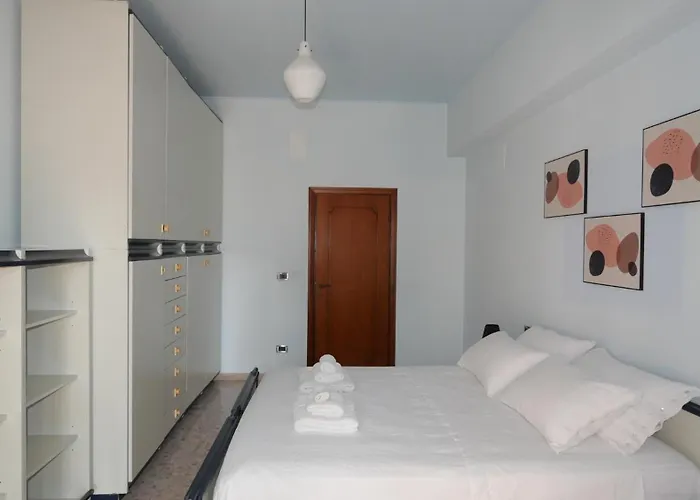 Yuna Rent - Maria Luisa Daire